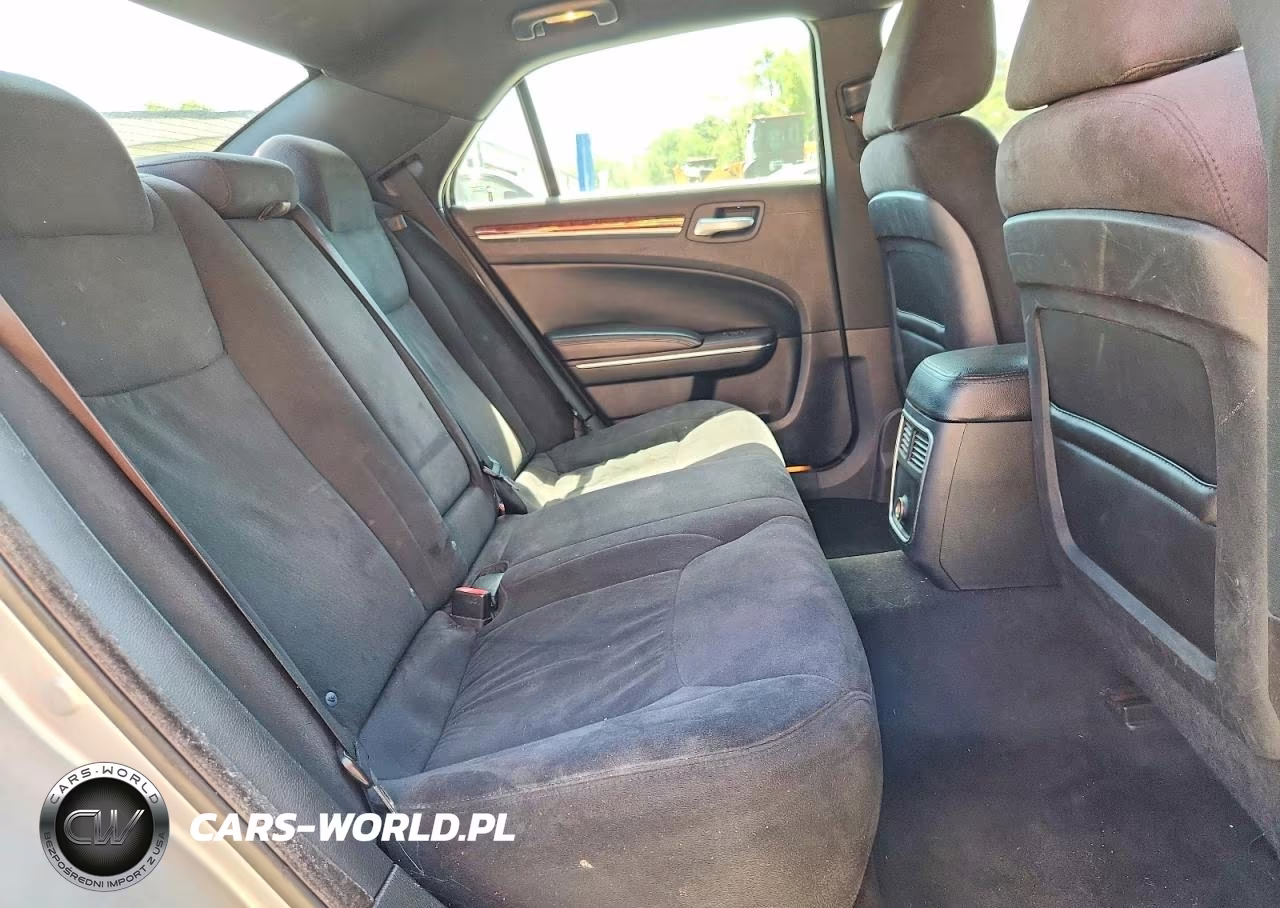 2012 Chrysler 300 VIN:2C3CCAAGXCH126733 - 10