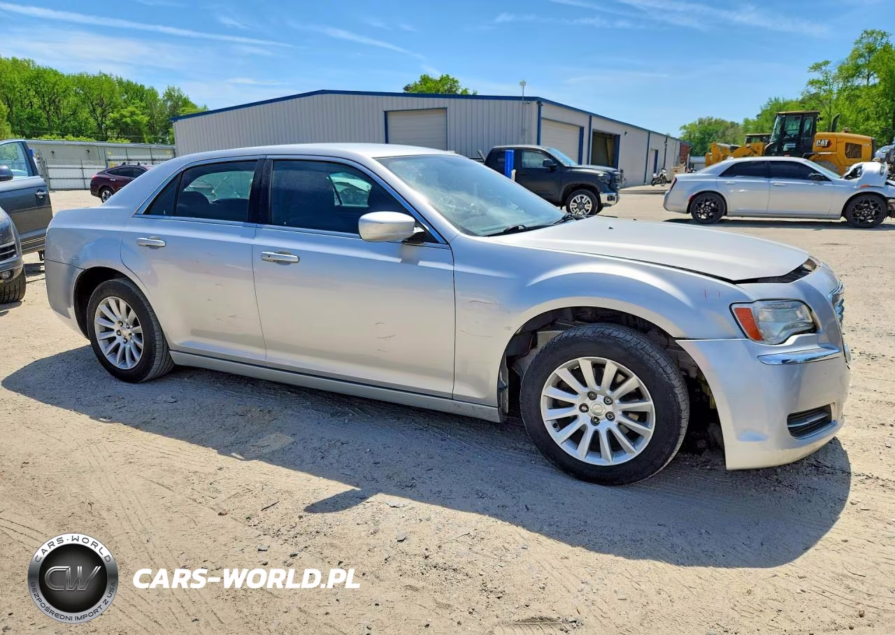 2012 Chrysler 300 VIN:2C3CCAAGXCH126733 - 4