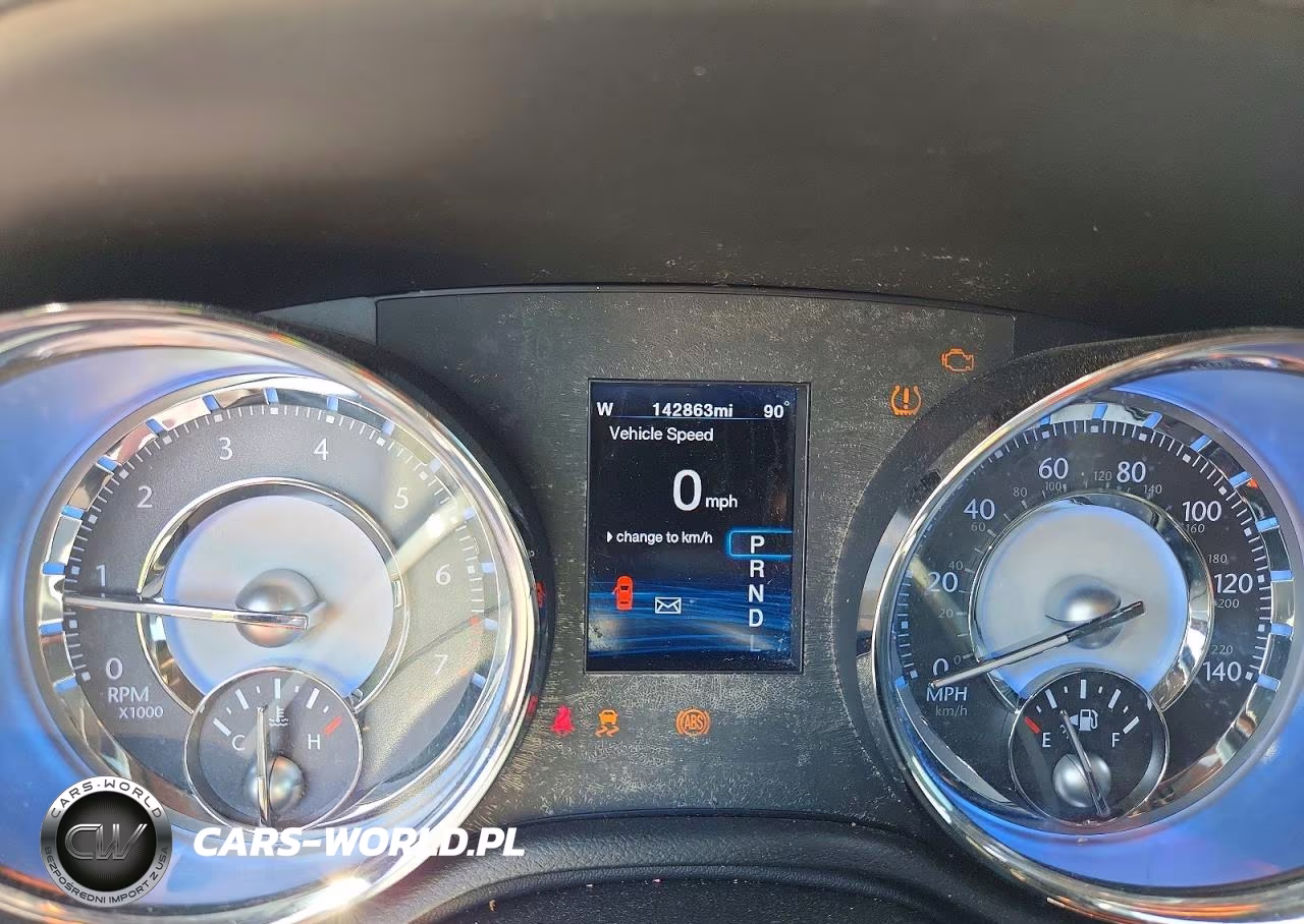 2012 Chrysler 300 VIN:2C3CCAAGXCH126733 - 9