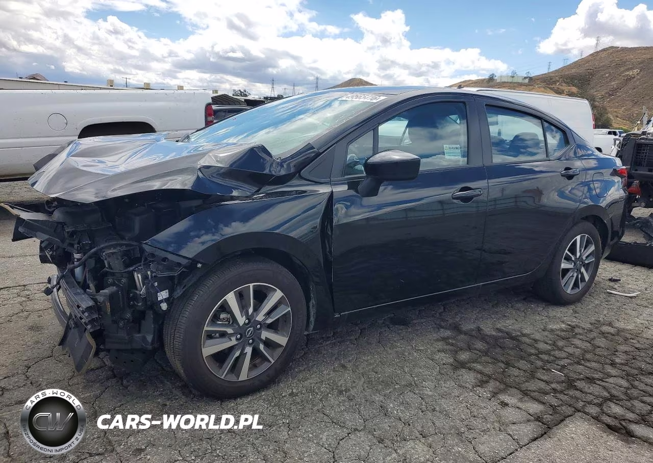 2025 Nissan Versa Sv