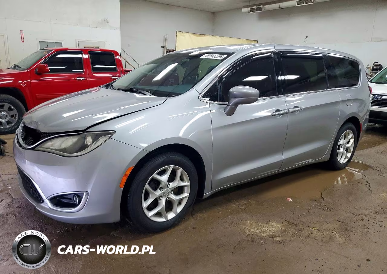 2018 Chrysler Pacifica Touring Plus