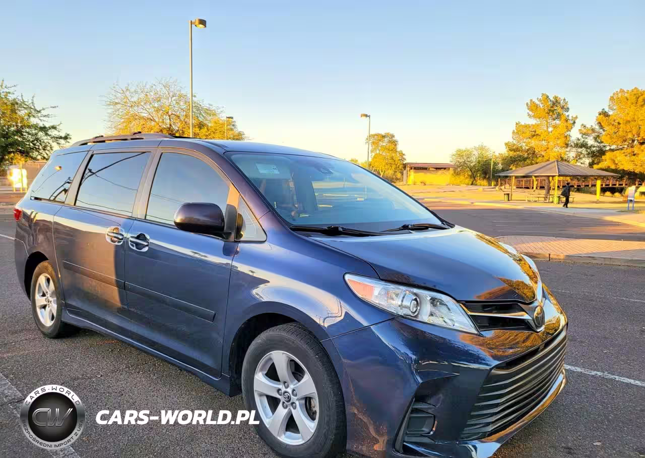 2020 Toyota Sienna Le