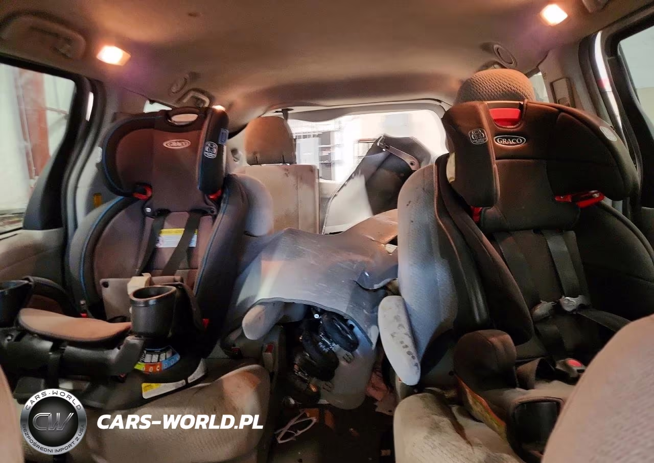 2011 Toyota Sienna Le VIN:5TDJK3DC3BS006654 - 10