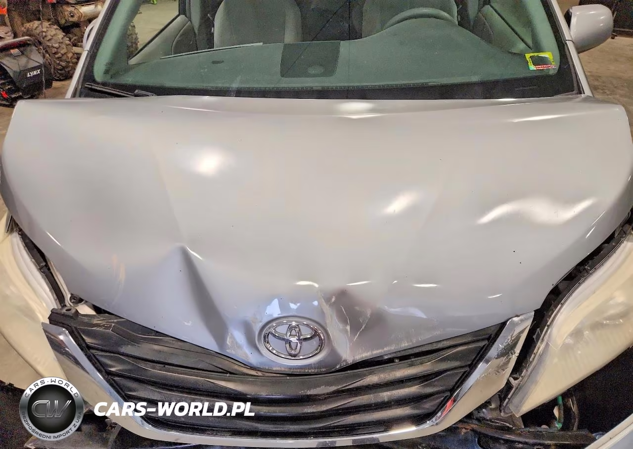 2011 Toyota Sienna Le VIN:5TDJK3DC3BS006654 - 12