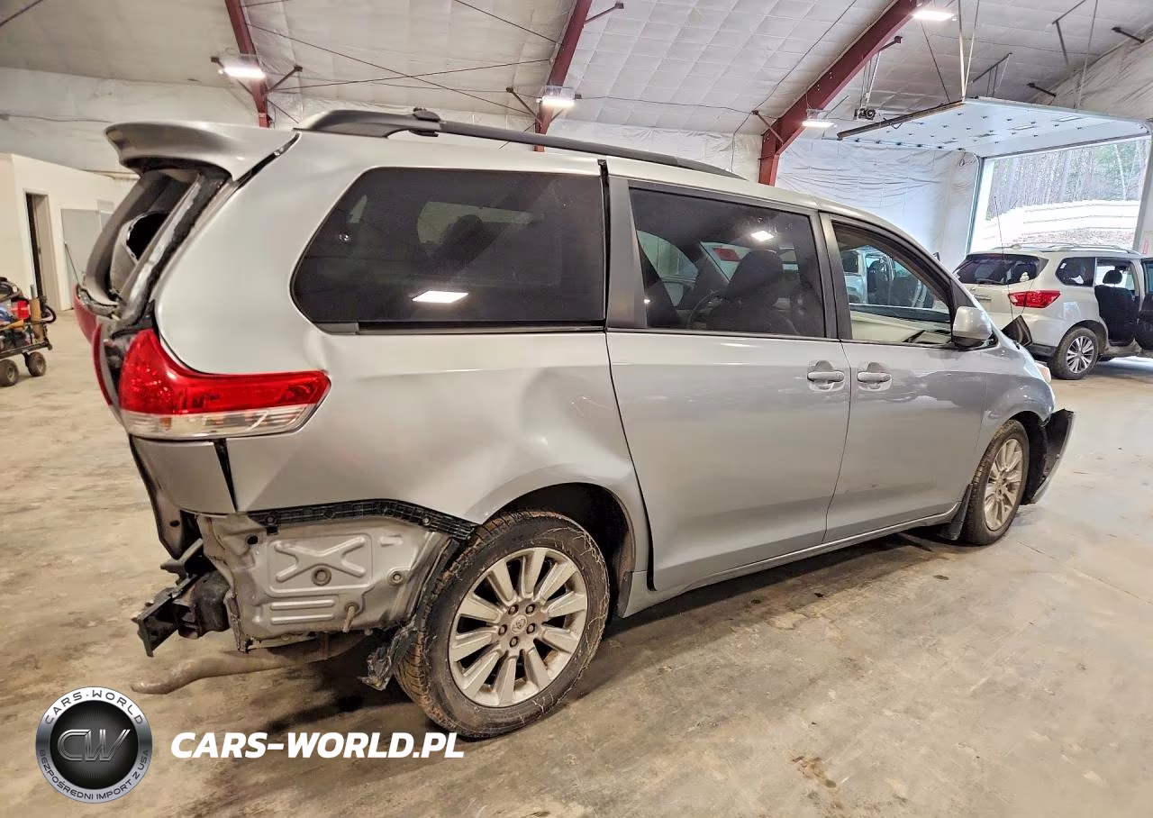 2011 Toyota Sienna Le VIN:5TDJK3DC3BS006654 - 3