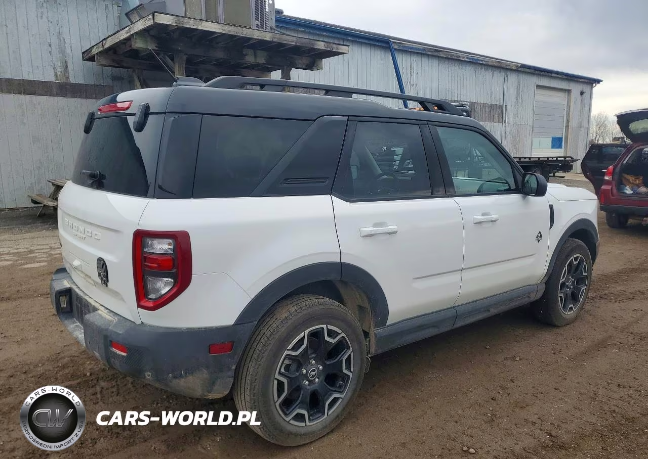 2025 Ford Bronco Sport Outer Banks VIN:3FMCR9CN3SRF86318 - 3