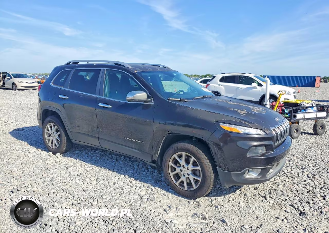 2014 Jeep Cherokee Latitude VIN:1C4PJMCS5EW153364 - 4