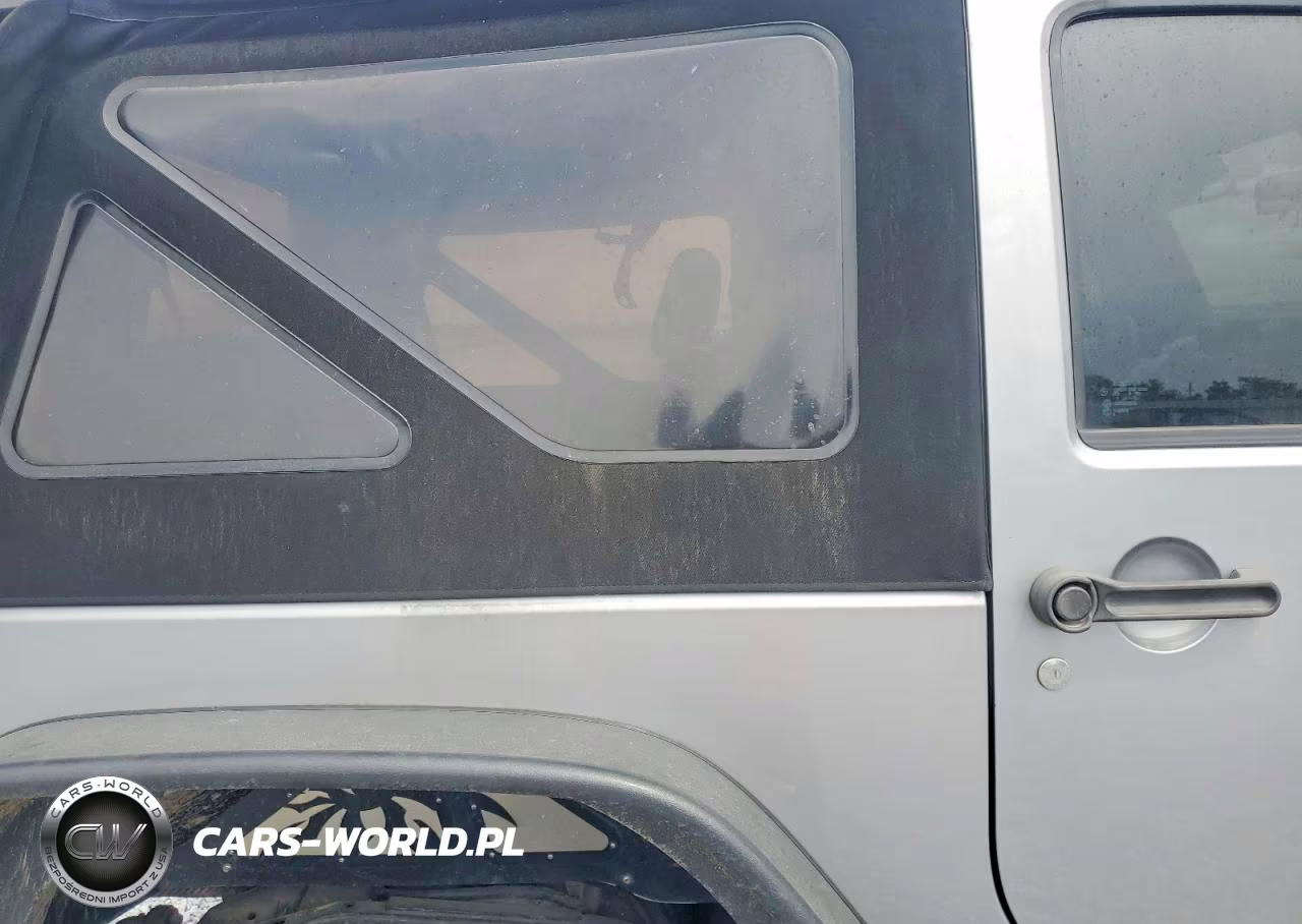 2015 Jeep Wrangler Rubicon VIN:1C4BJWCG4FL625977 - 10