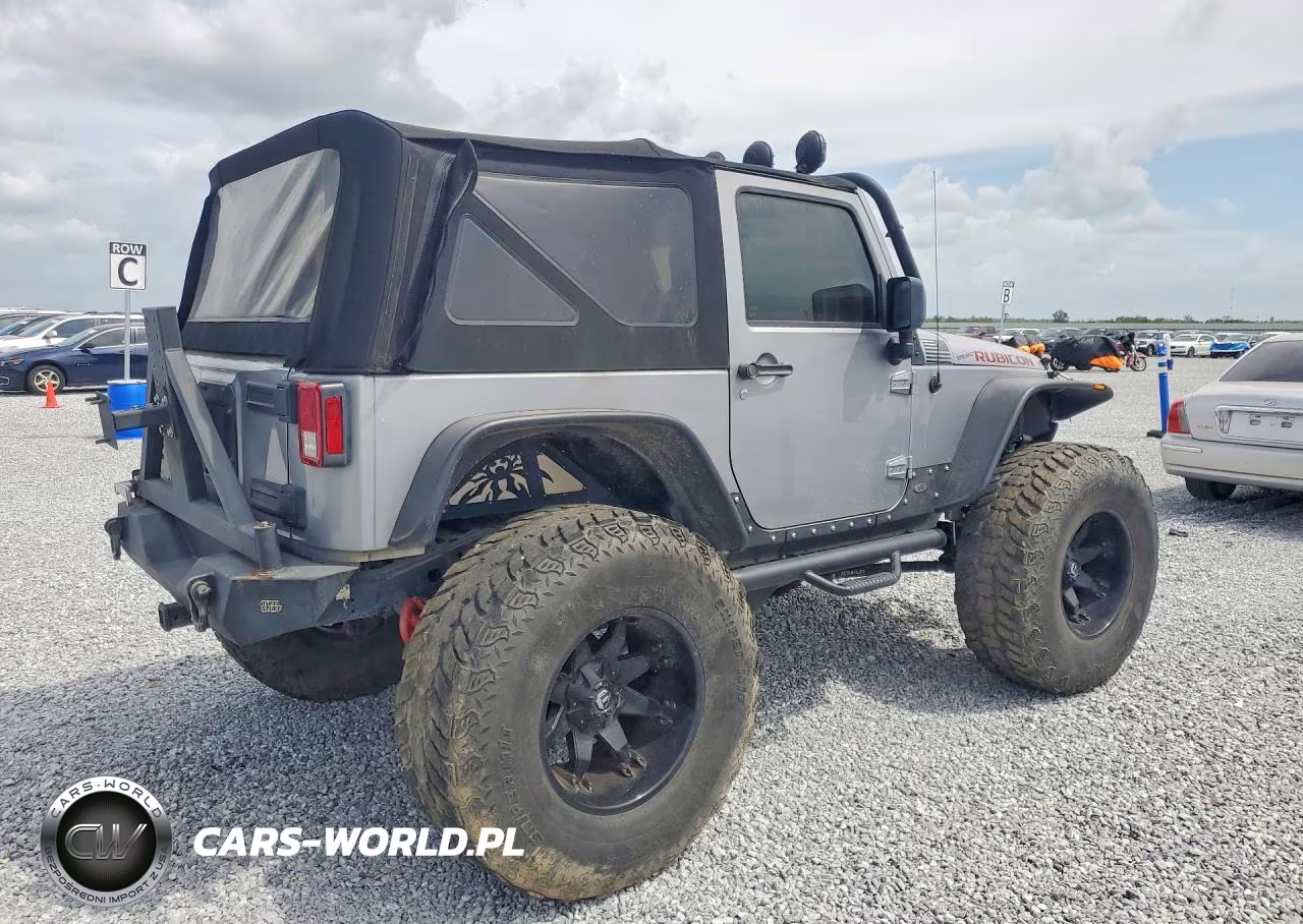 2015 Jeep Wrangler Rubicon VIN:1C4BJWCG4FL625977 - 3
