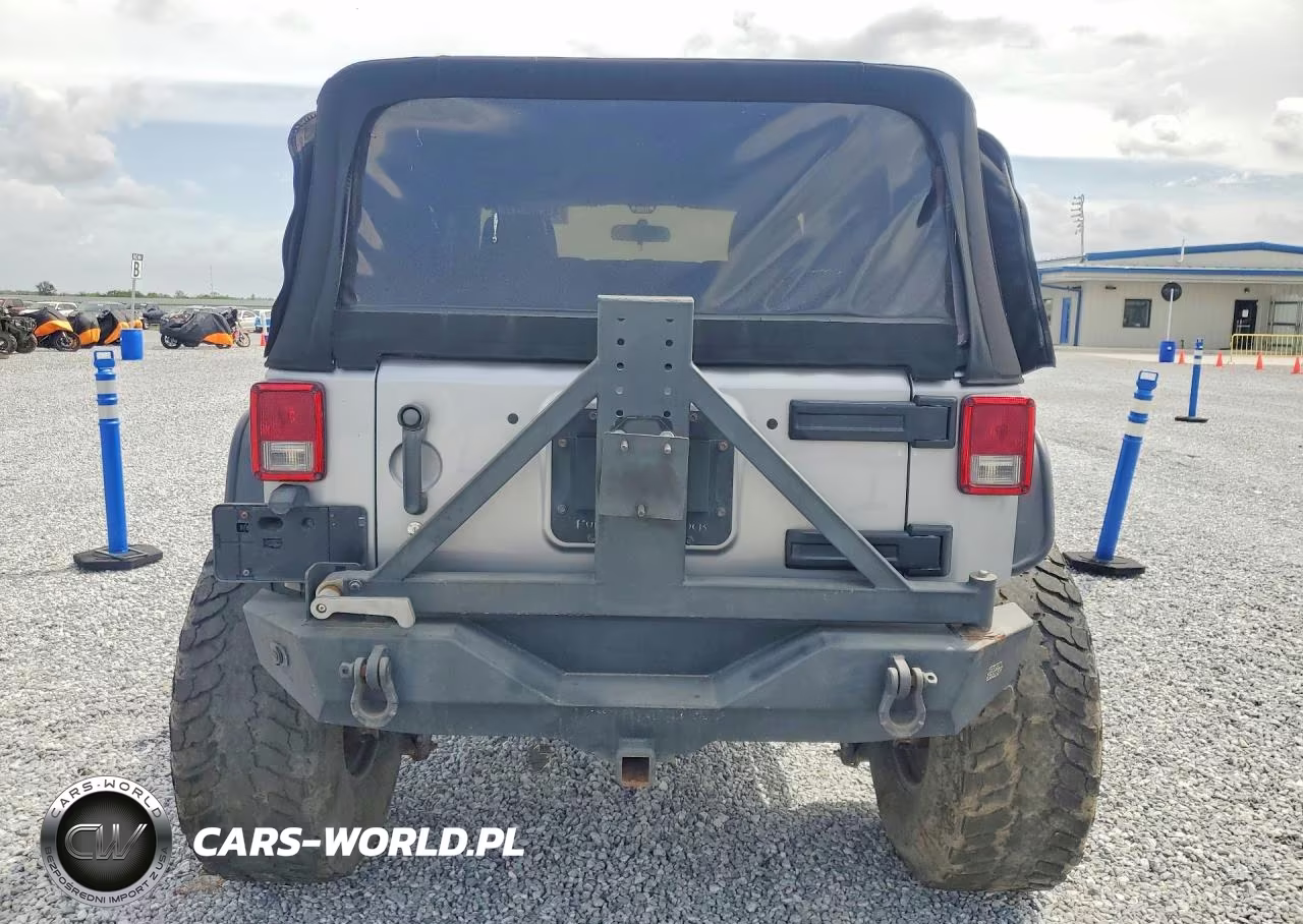 2015 Jeep Wrangler Rubicon VIN:1C4BJWCG4FL625977 - 6