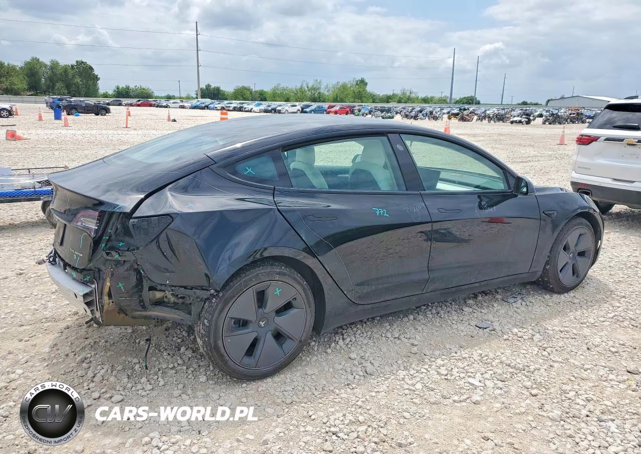 2022 Tesla Model 3 VIN:5YJ3E1EB0NF198182 - 3