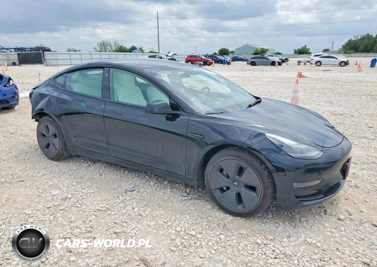 2022 Tesla Model 3 VIN:5YJ3E1EB0NF198182 - 4