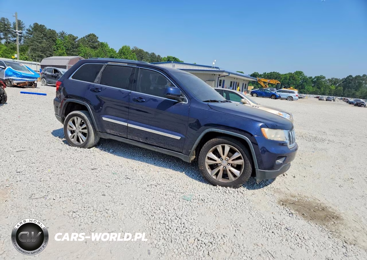 2013 Jeep Grand Cherokee Laredo VIN:1C4RJEAT8DC547306 - 4