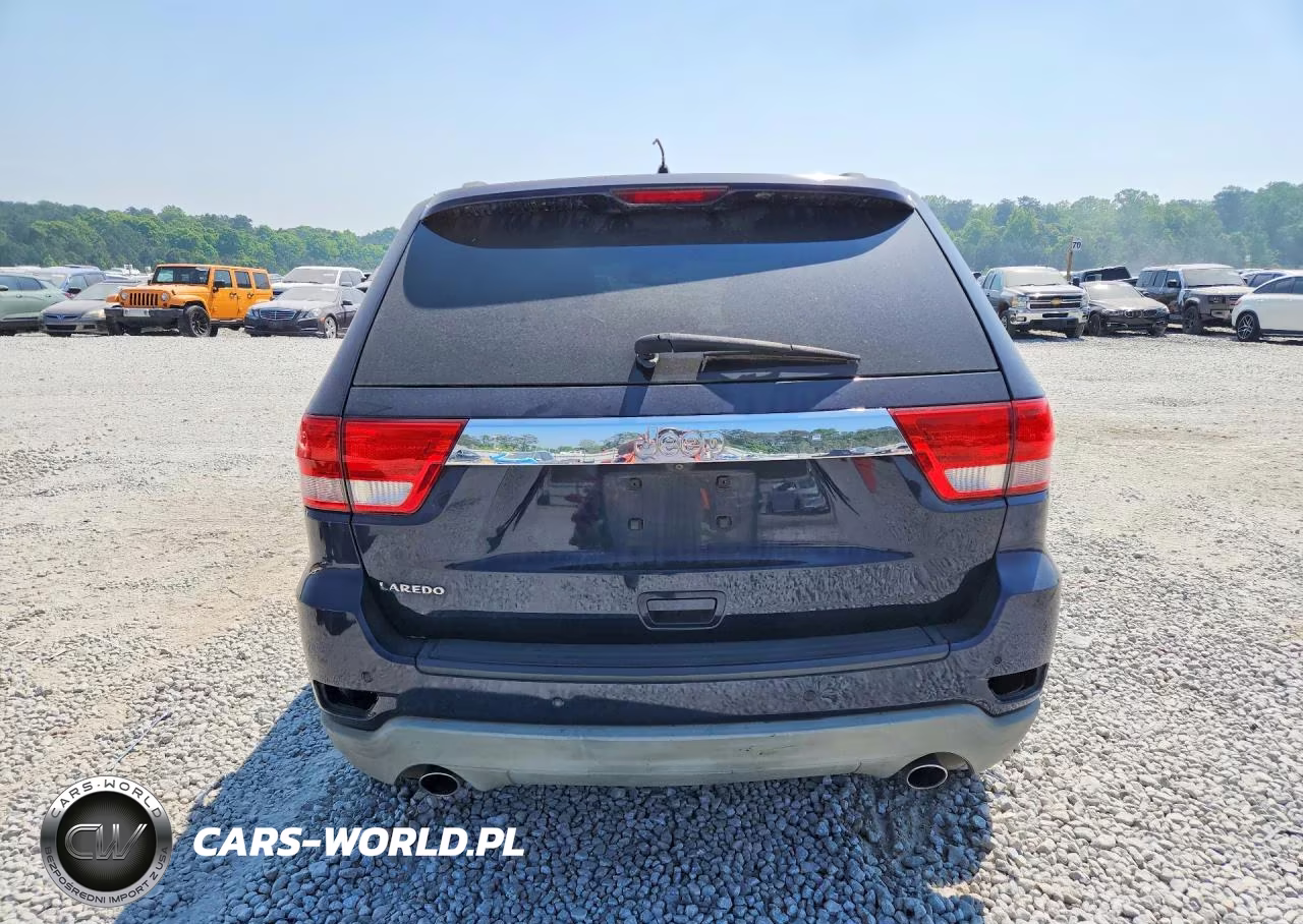 2013 Jeep Grand Cherokee Laredo VIN:1C4RJEAT8DC547306 - 6