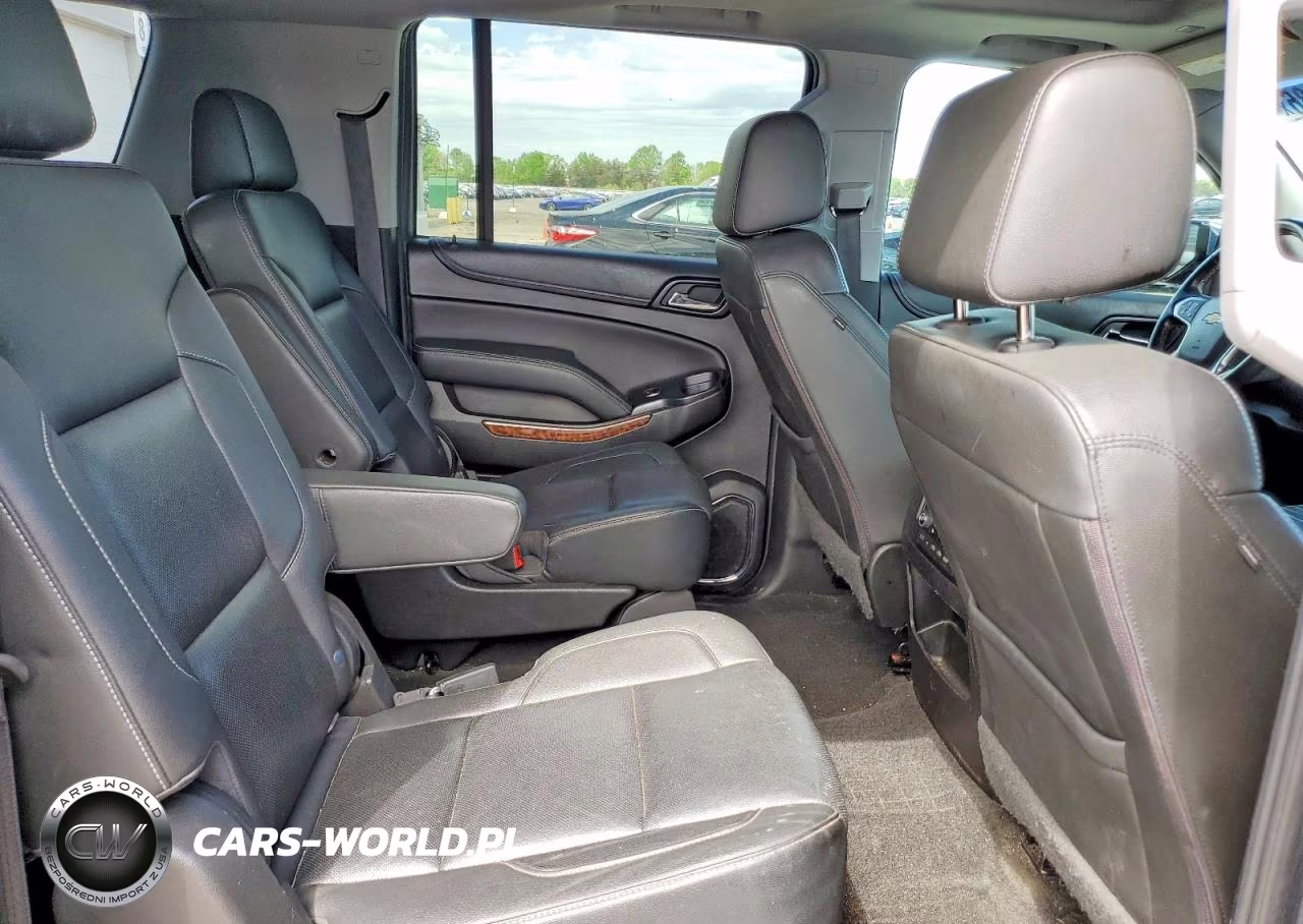 2018 Chevrolet Suburban K1500 Premier VIN:1GNSKJKC5JR275352 - 11