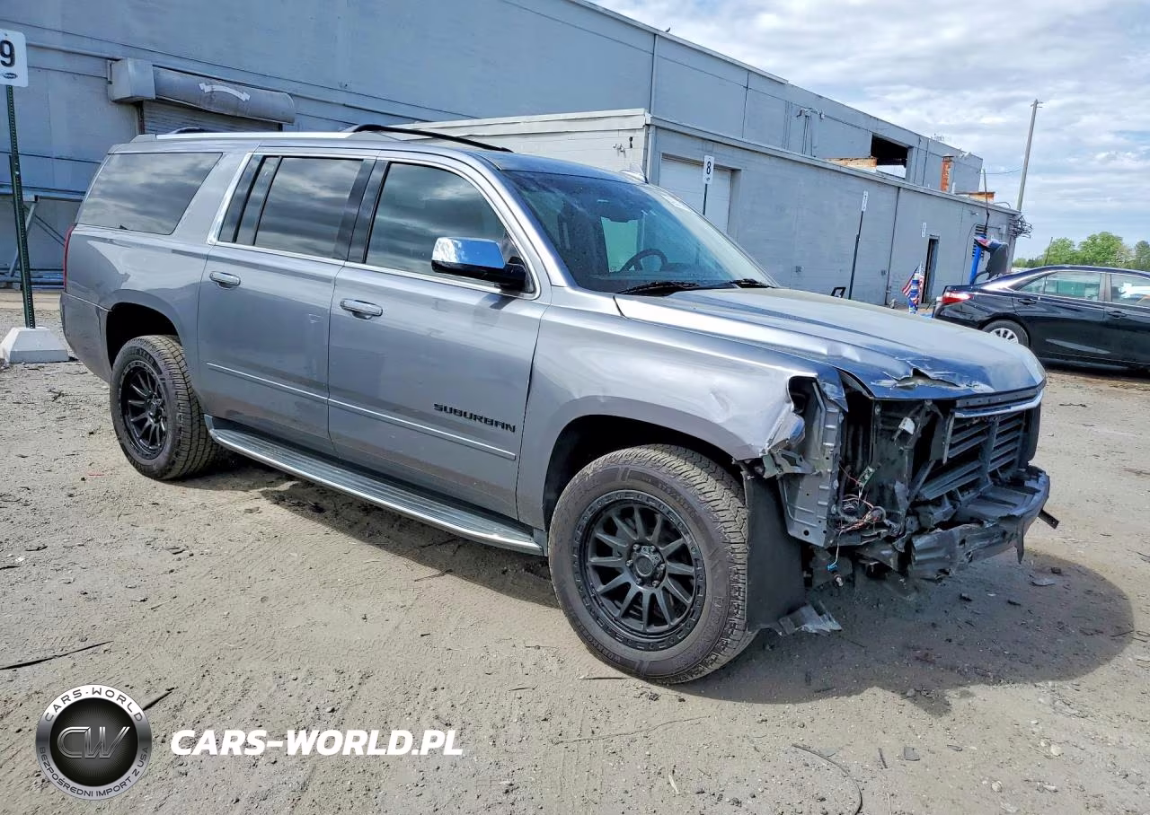 2018 Chevrolet Suburban K1500 Premier VIN:1GNSKJKC5JR275352 - 4