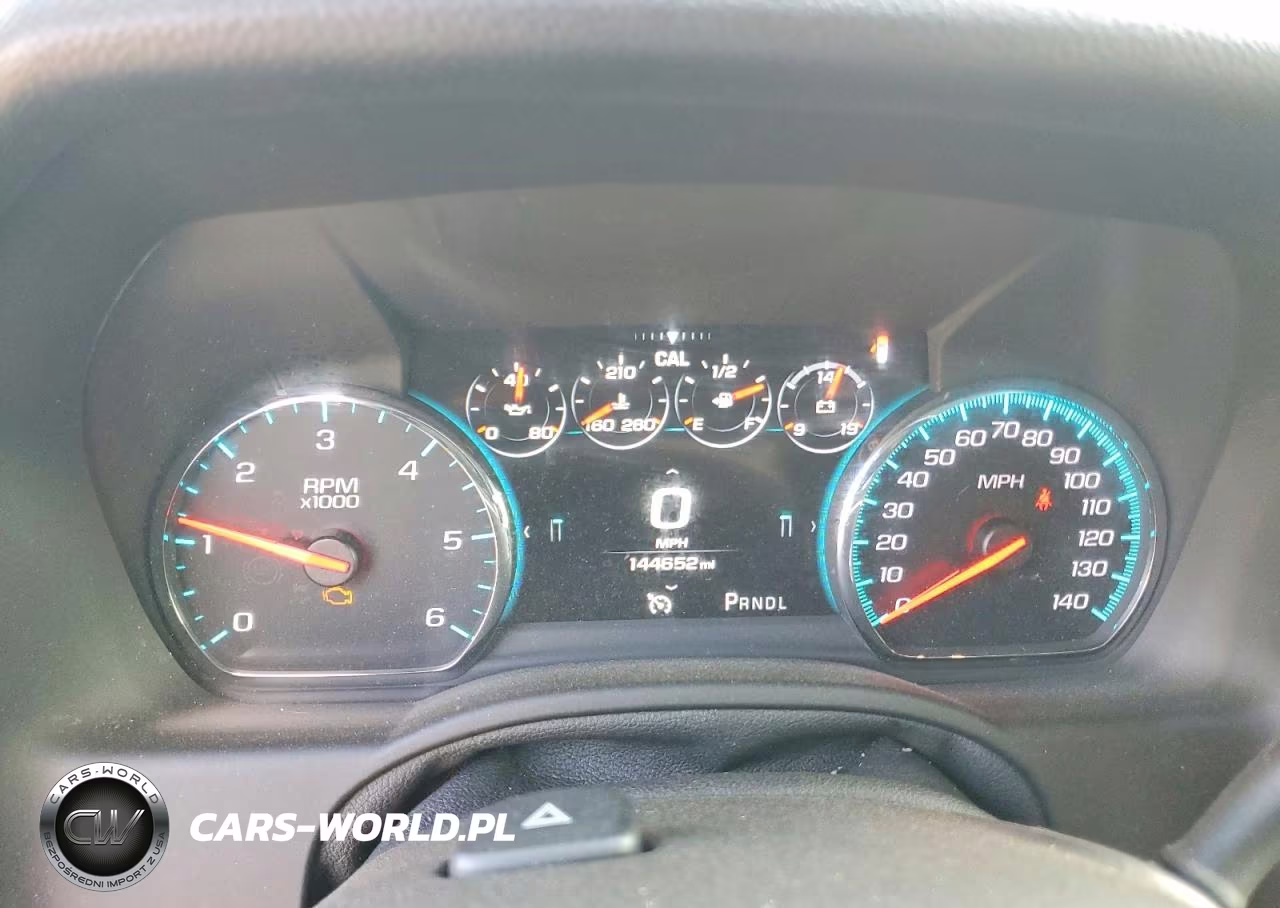 2018 Chevrolet Suburban K1500 Premier VIN:1GNSKJKC5JR275352 - 9