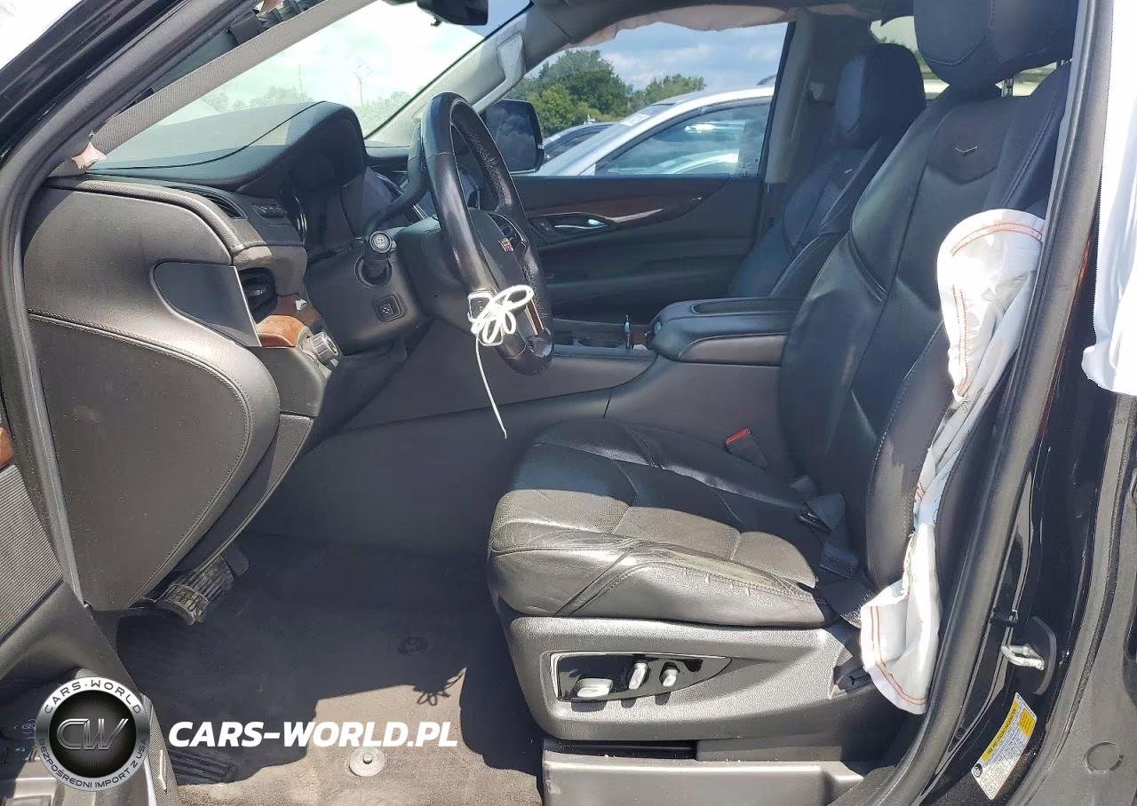 2020 Cadillac Escalade Luxury VIN:1GYS3BKJ2LR241182 - 7