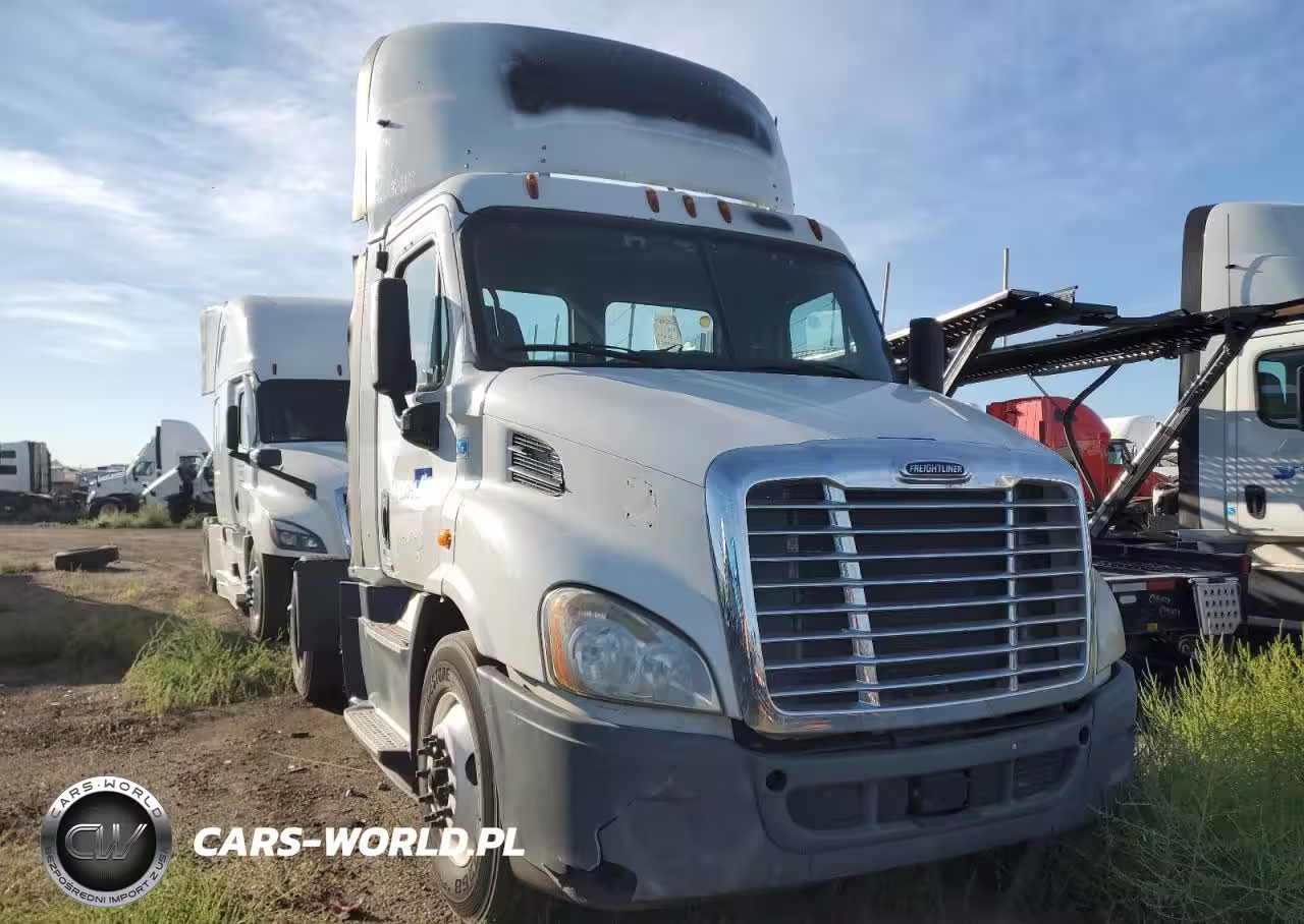 2016 Freightliner Cascadia 113 Semi Truck