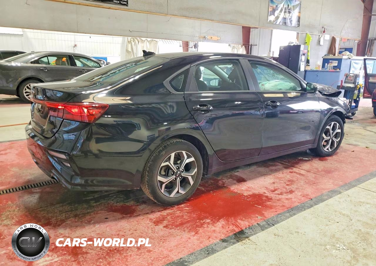 2021 Kia Forte Lxs VIN:3KPF24AD3ME268826 - 3
