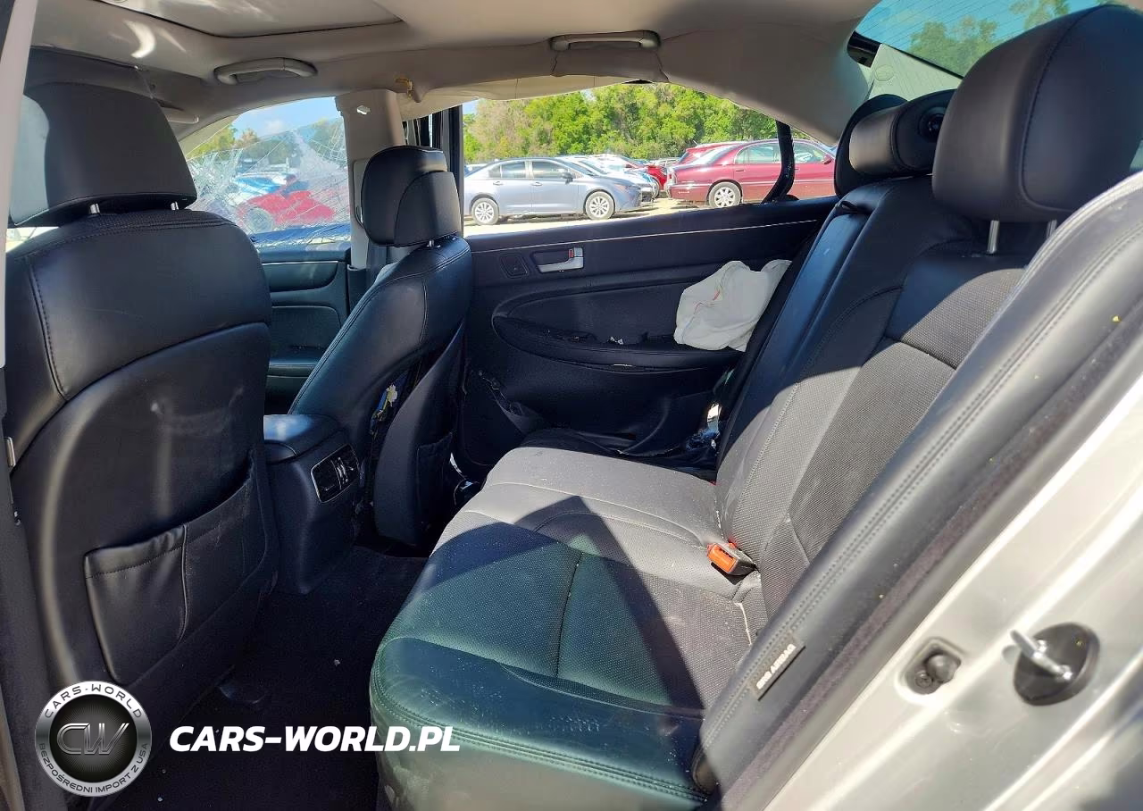 2012 Hyundai Genesis 3.8L VIN:KMHGC4DD2CU204396 - 10
