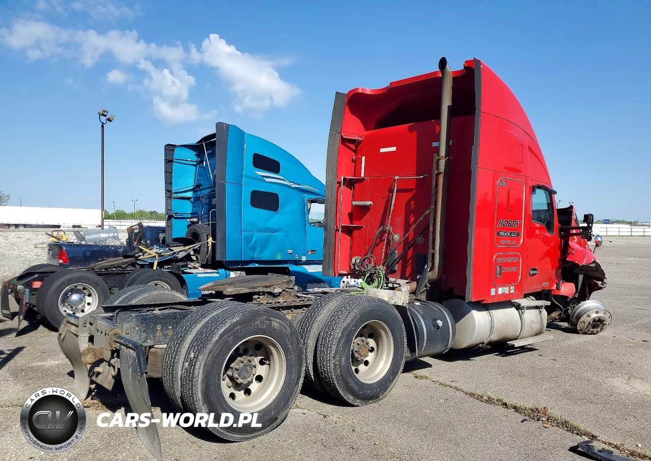 2014 Kenworth T680 Semi Truck VIN:1XKYDP9X2EJ419893 - 4