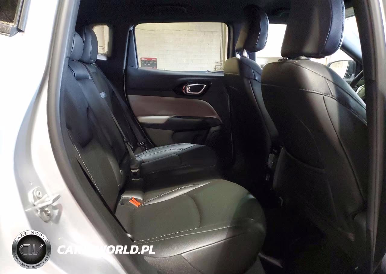 2025 Jeep Compass Limited VIN:3C4NJDCNXST528037 - 11