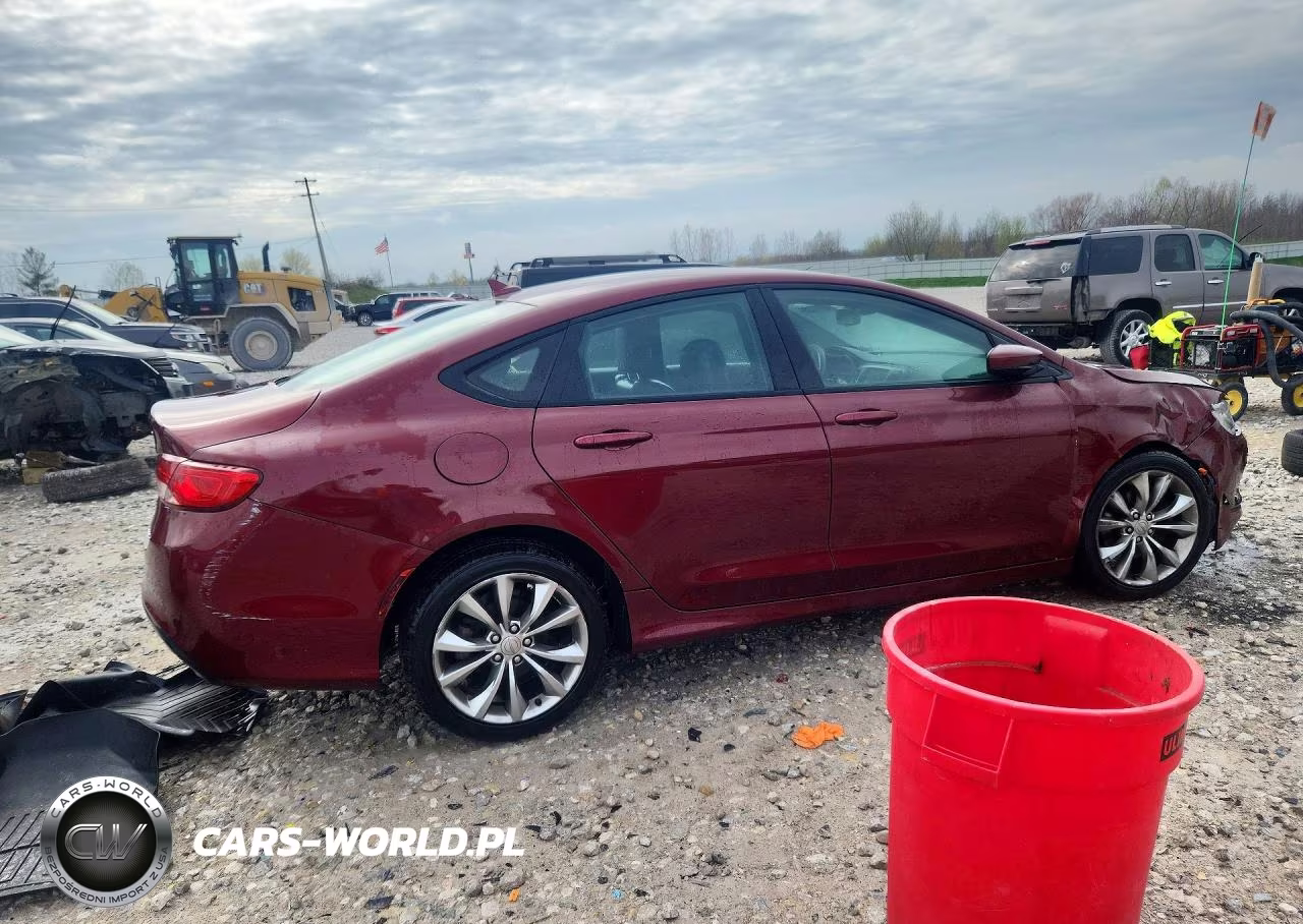 2015 Chrysler 200 S VIN:1C3CCCBB4FN756533 - 3