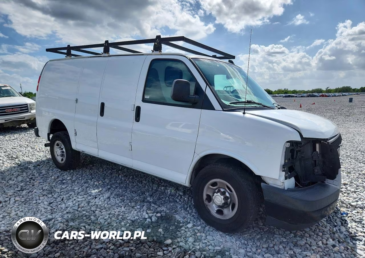 2018 Chevrolet Express G2500 VIN:1GCWGAFP1J1172162 - 4