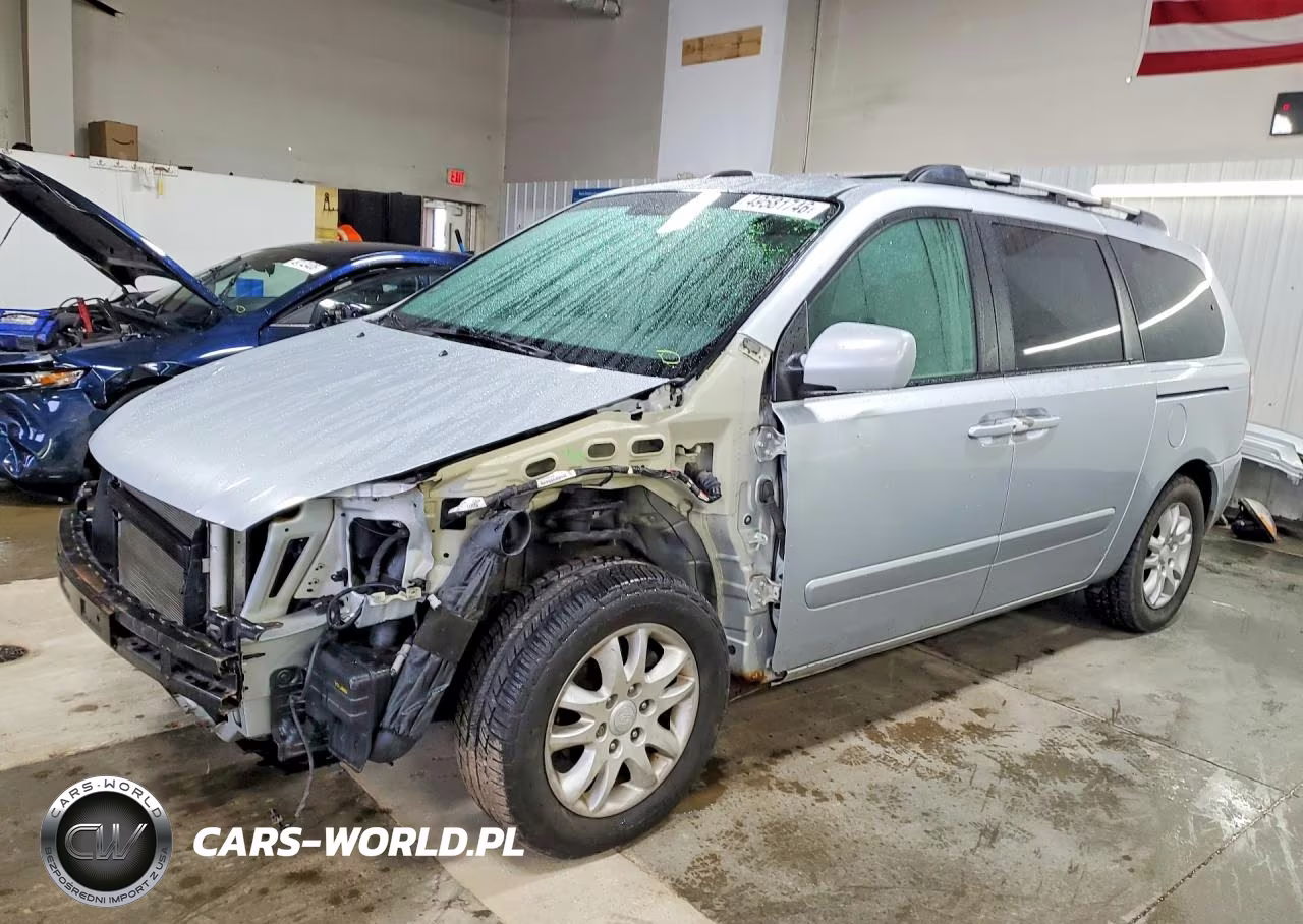 2008 Kia Sedona Lx