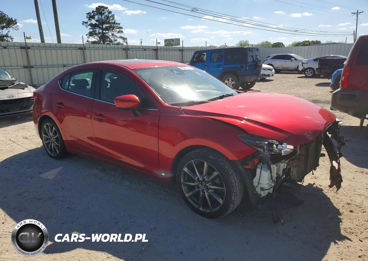 2018 Mazda 3 Touring VIN:3MZBN1V30JM217210 - 4