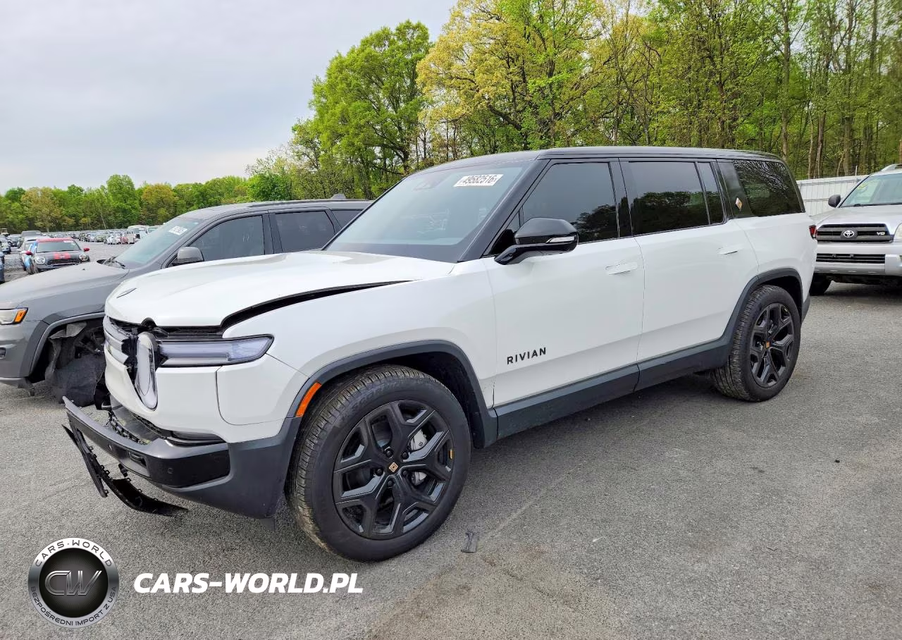 2025 Rivian R1S Adventure