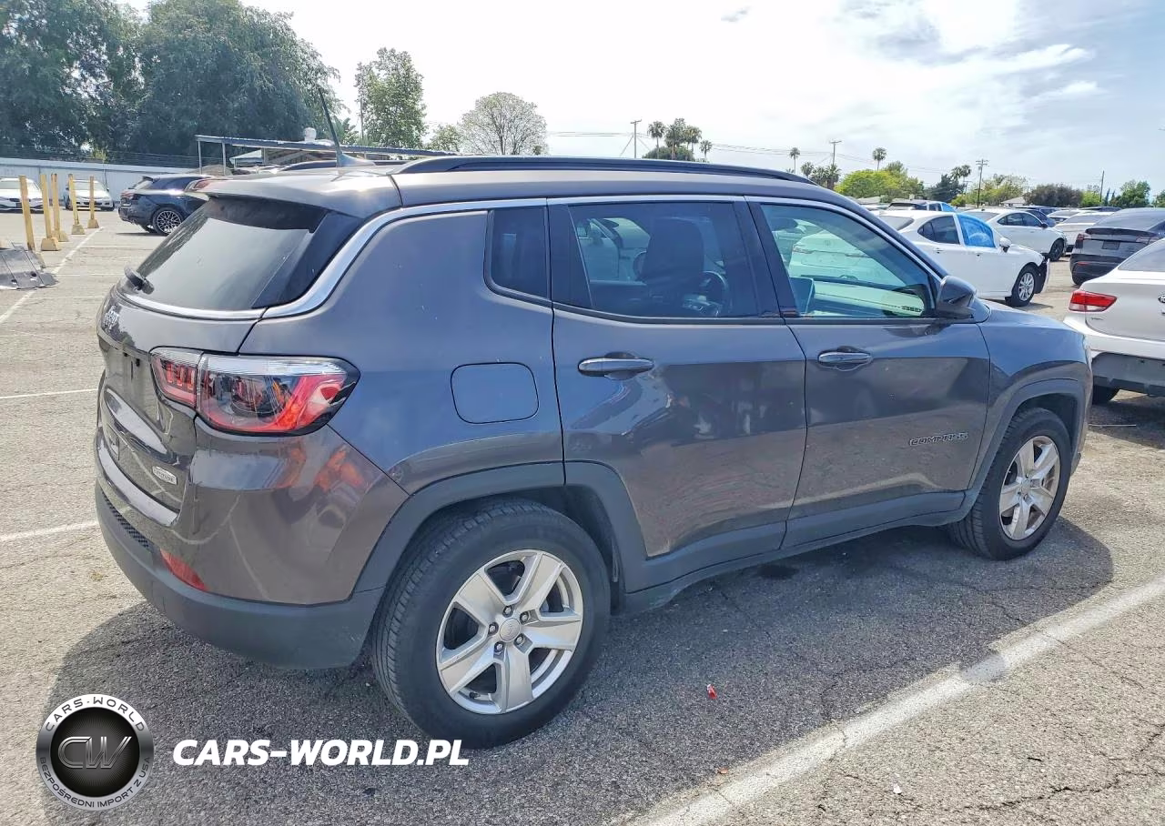 2022 Jeep Compass Latitude VIN:3C4NJCBB1NT139051 - 3