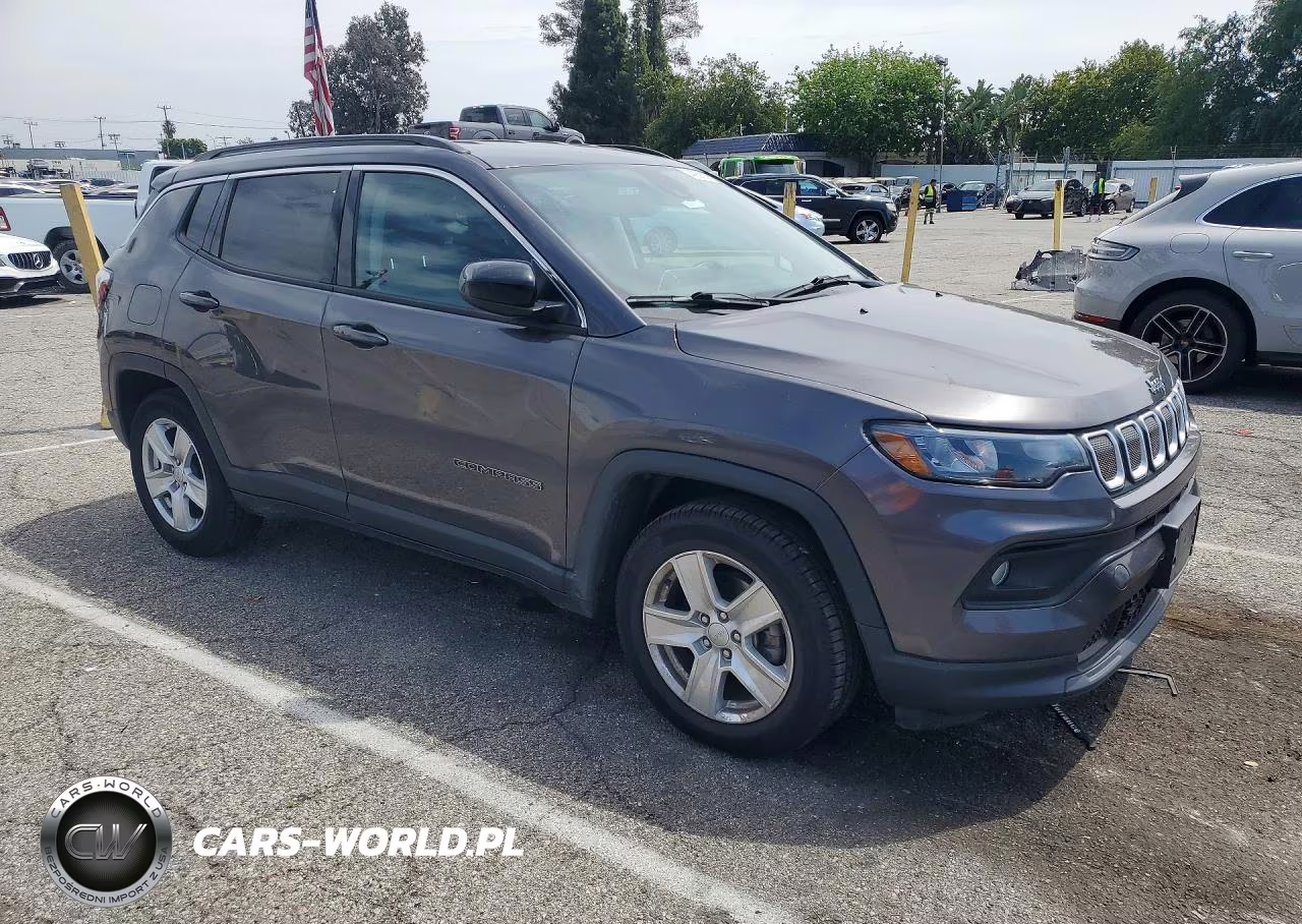 2022 Jeep Compass Latitude VIN:3C4NJCBB1NT139051 - 4