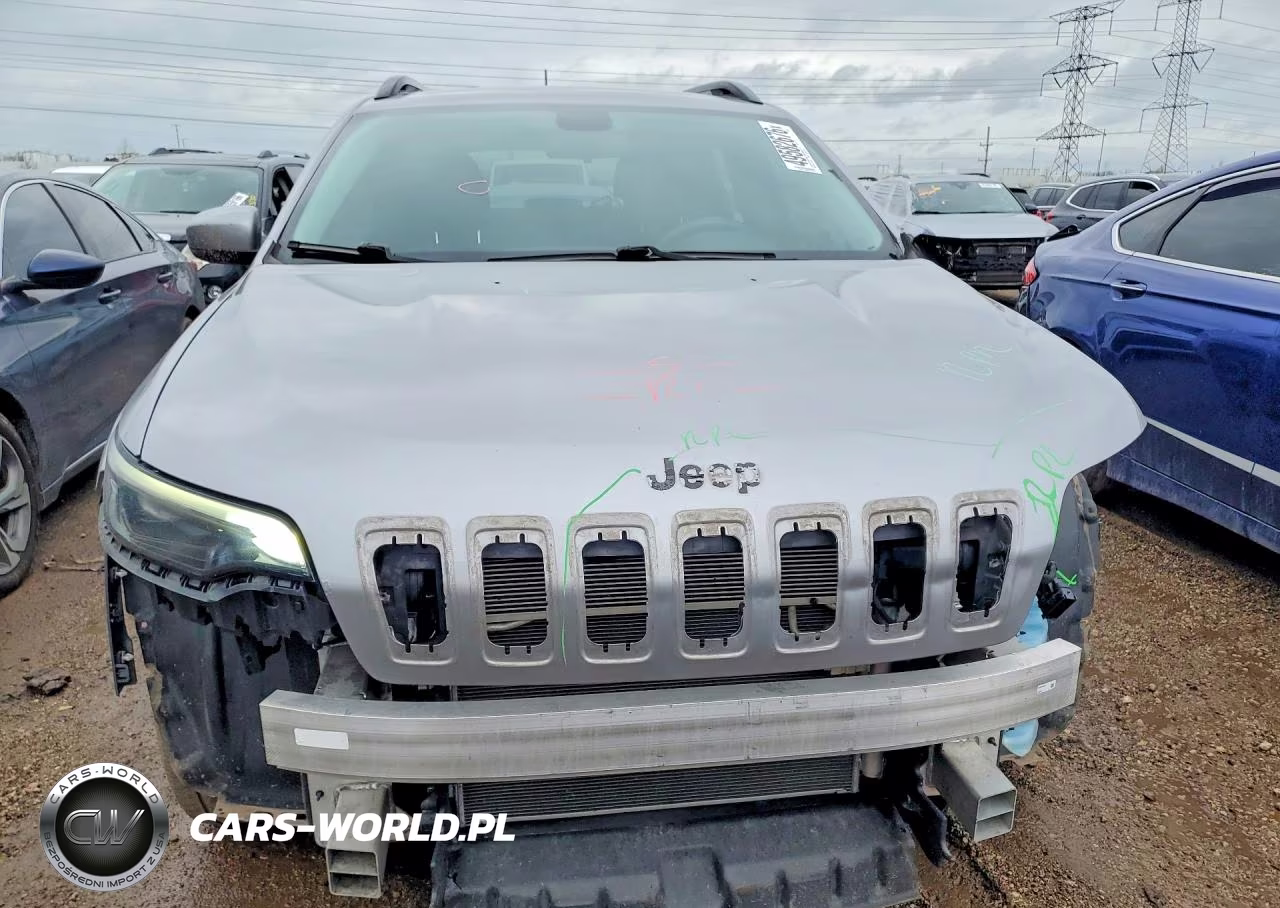 2019 Jeep Cherokee Latitude Plus VIN:1C4PJLLB4KD384225 - 5