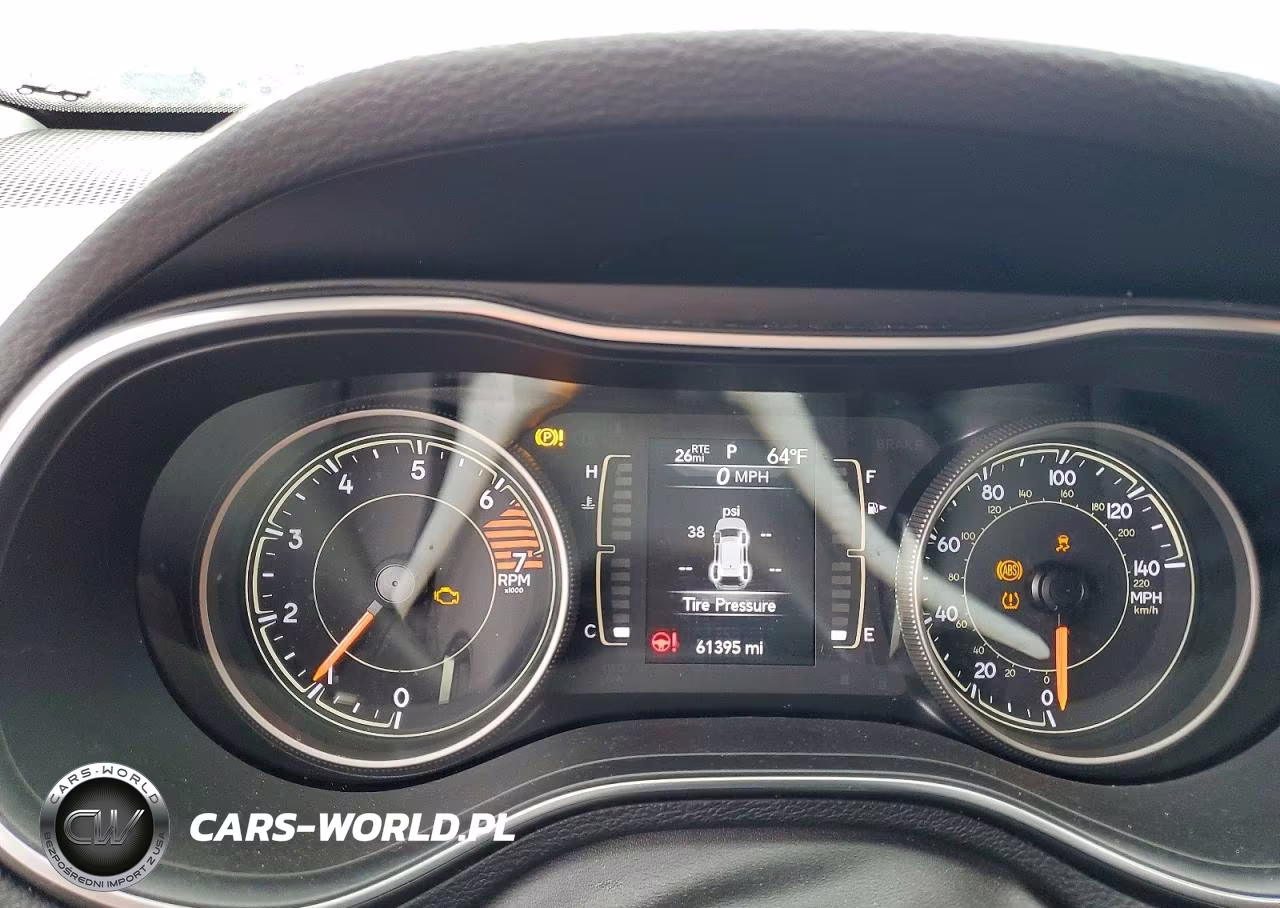 2019 Jeep Cherokee Latitude Plus VIN:1C4PJLLB4KD384225 - 9