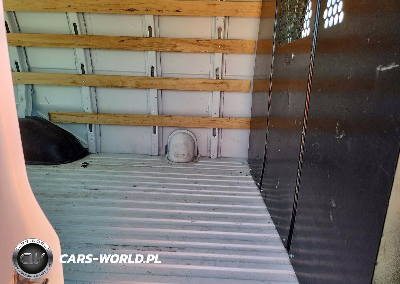 2024 GMC Savana G2500 VIN:1GTW7AFP5R1164576 - 10