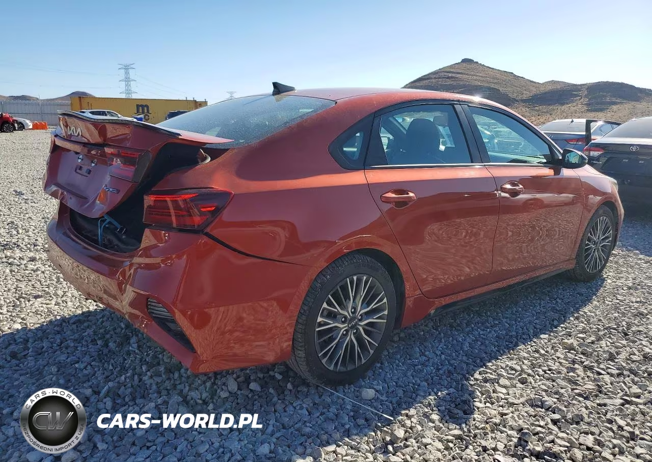 2022 Kia Forte Gt Line VIN:3KPF54ADXNE437314 - 3