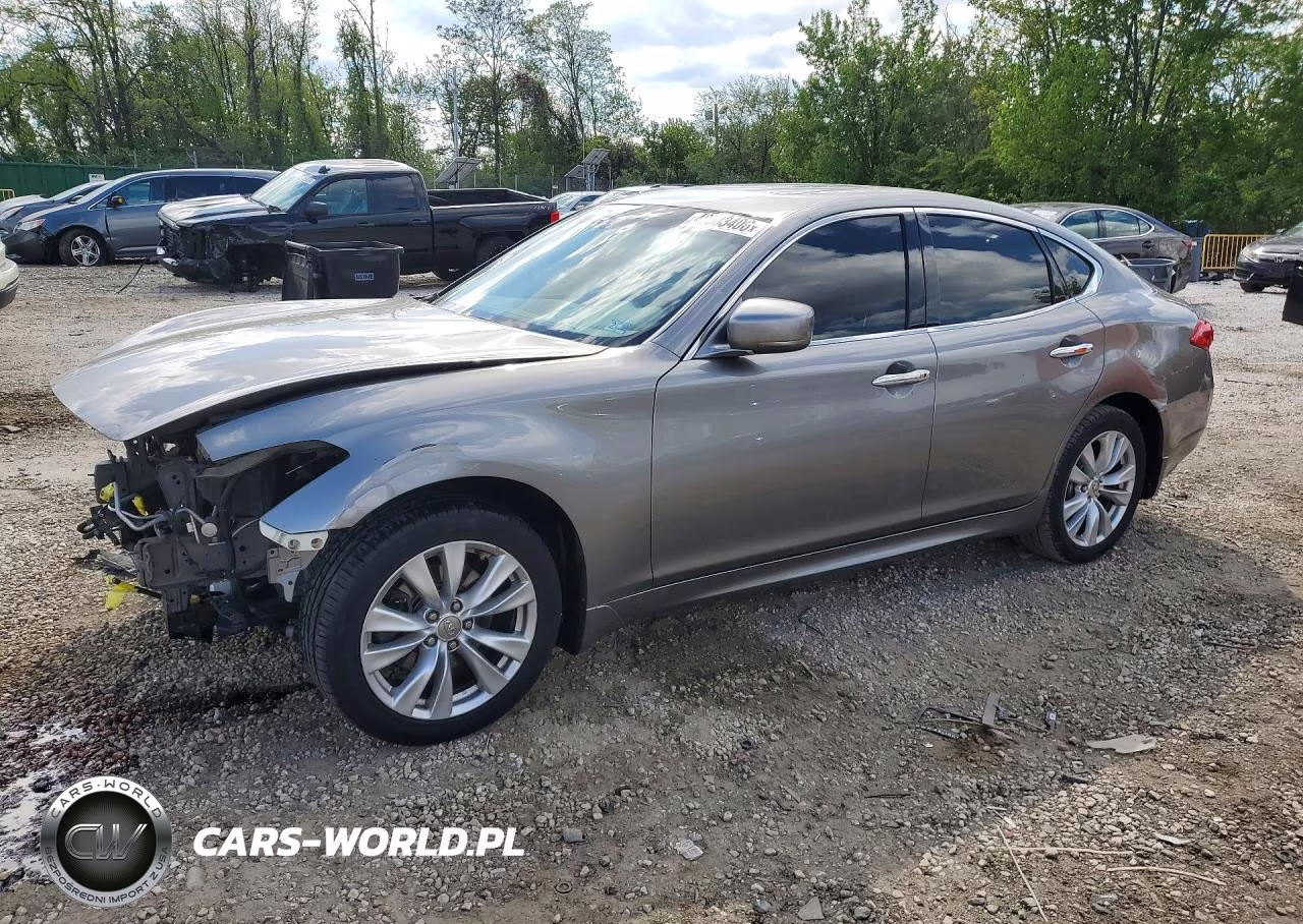 2011 Infiniti M56 X
