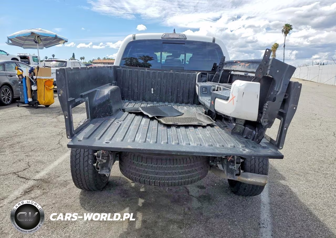 2018 Toyota Tacoma Trd Sport VIN:3TMDZ5BN6JM044015 - 6