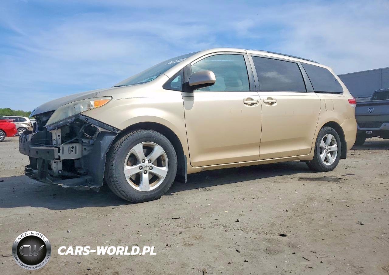 2013 Toyota Sienna Le