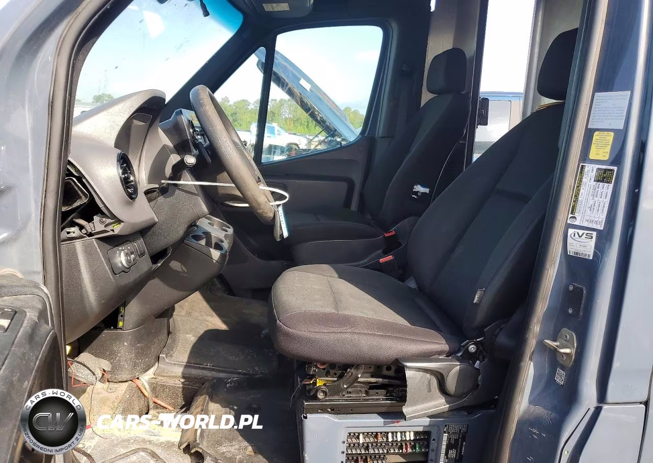 2019 Mercedes Benz Sprinter 2500 Delivery Van VIN:WD4PF0CDXKP030666 - 7