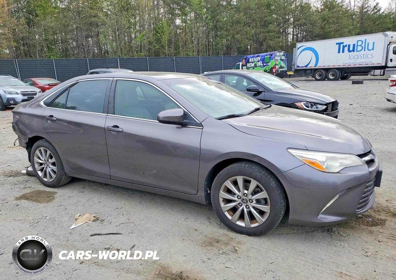 2016 Toyota Camry Xle VIN:4T1BF1FK4GU518925 - 4
