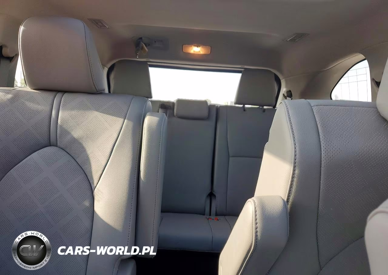 2026 Toyota Highlander Platinum VIN:5TDKDRBH5TS597622 - 10