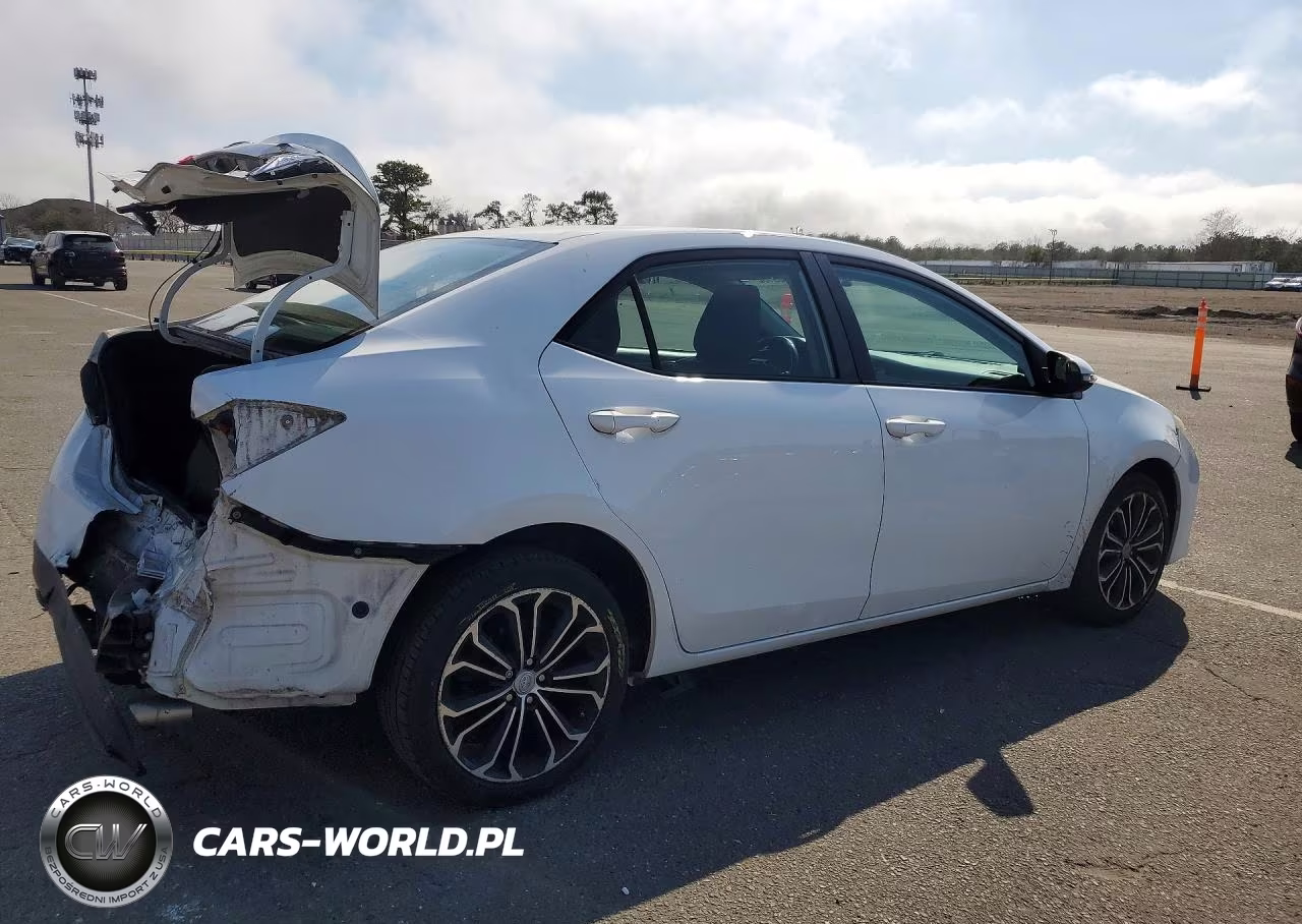 2015 Toyota Corolla S Plus VIN:2T1BURHE5FC316462 - 3