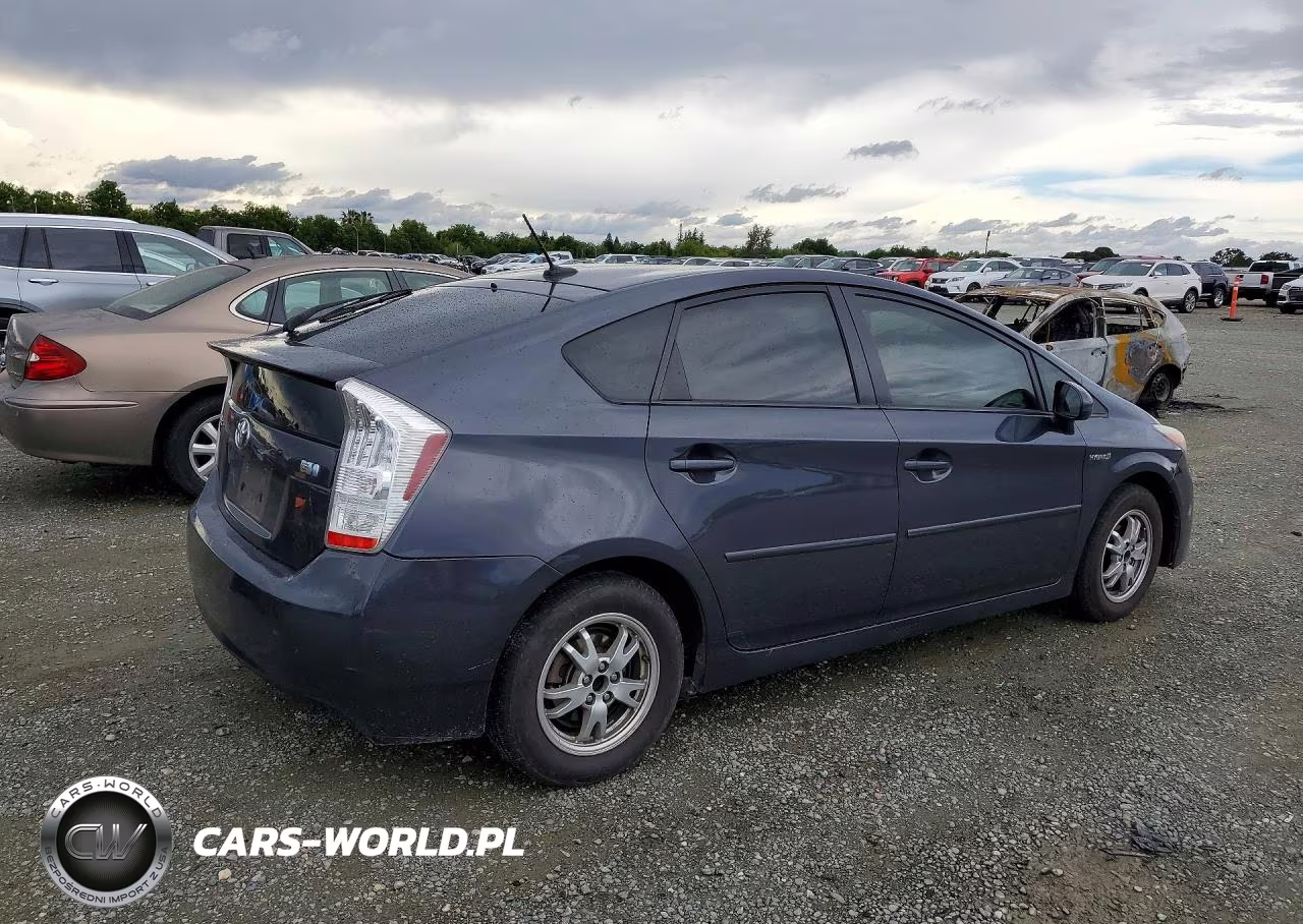2011 Toyota Prius Four VIN:JTDKN3DU1B0252299 - 3