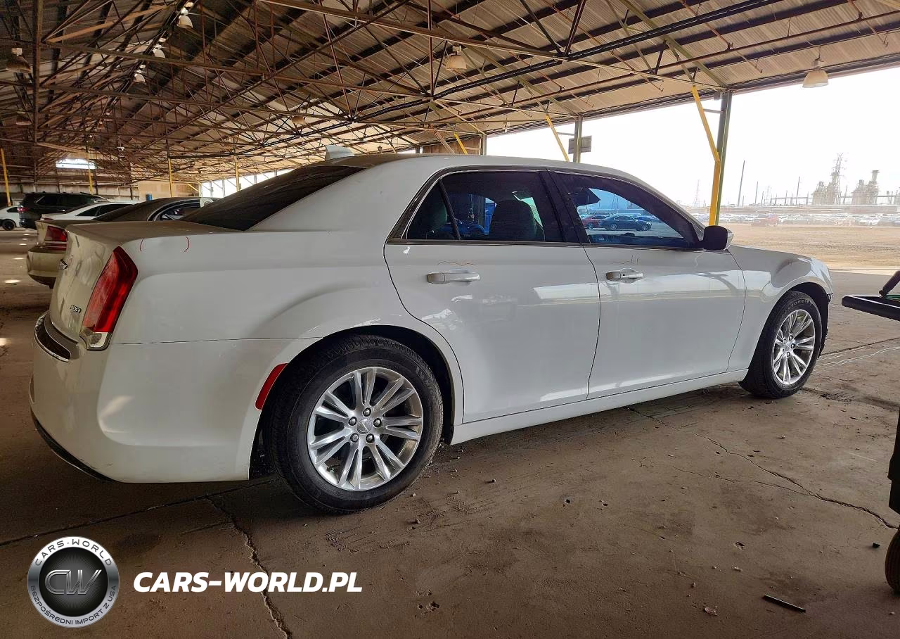 2016 Chrysler 300 Limited VIN:2C3CCAAG7GH343923 - 3