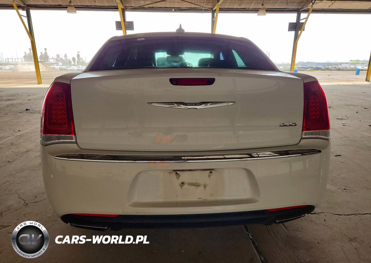 2016 Chrysler 300 Limited VIN:2C3CCAAG7GH343923 - 6