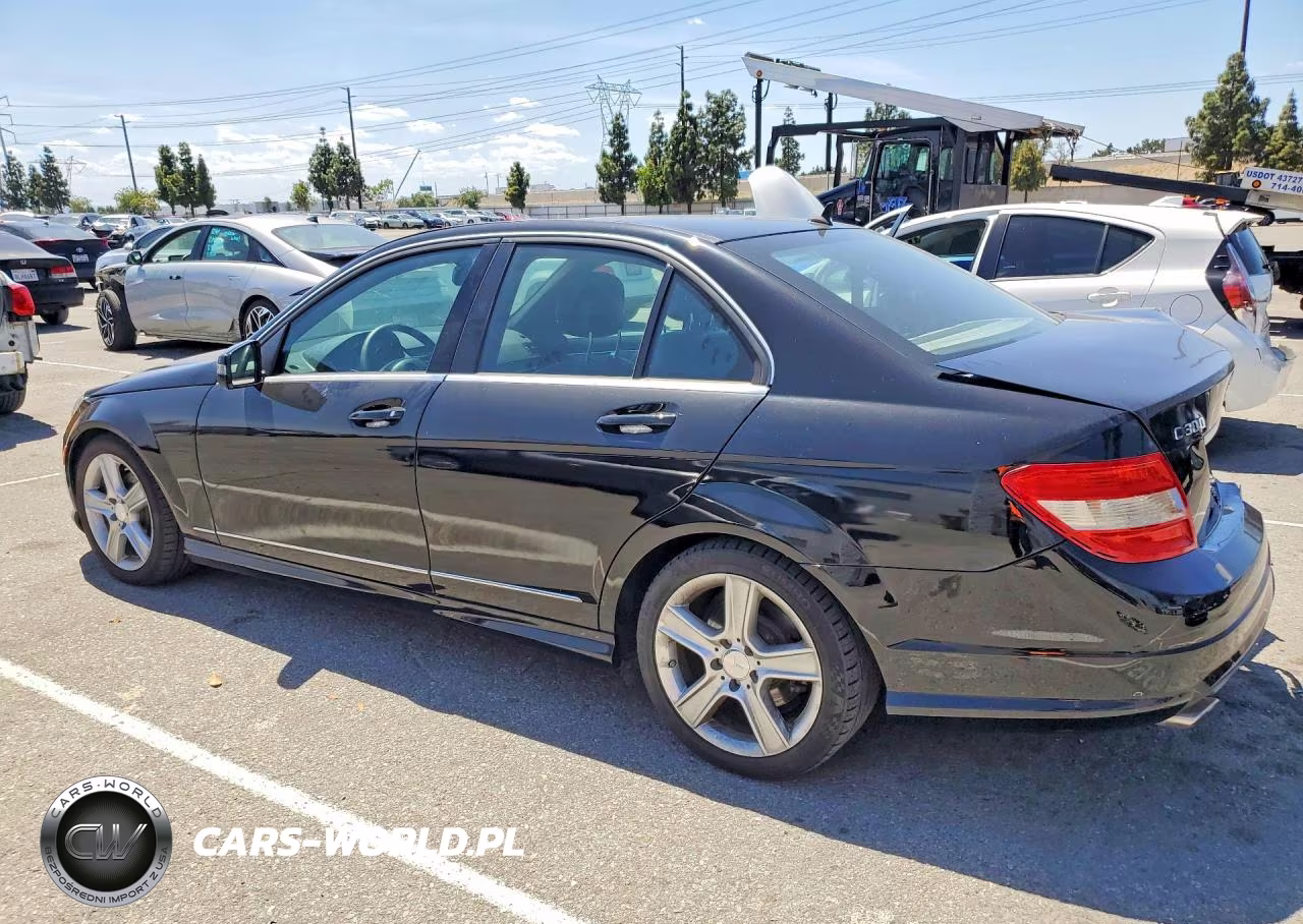 2010 Mercedes-Benz C 300 VIN:WDDGF5EB9AF496182 - 2