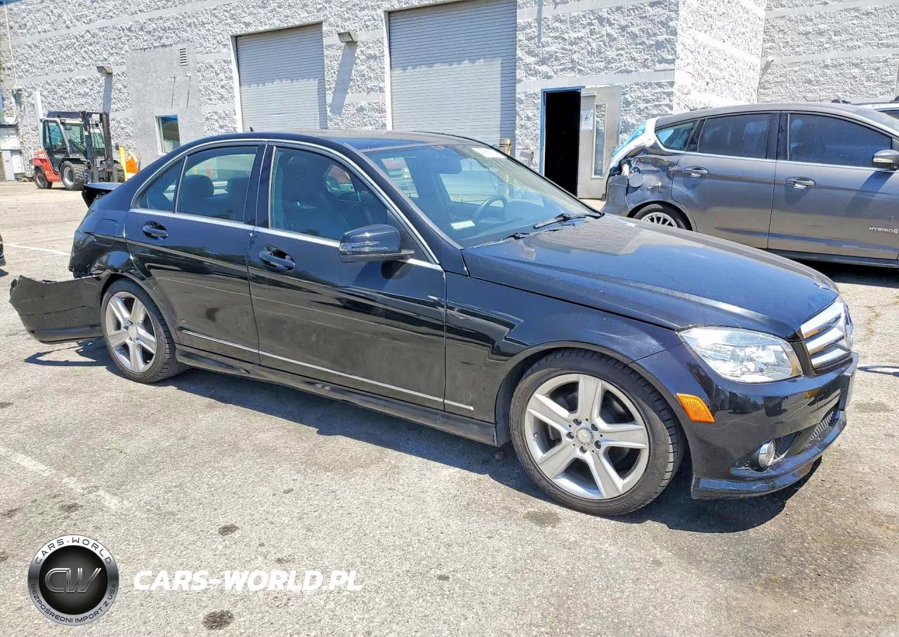 2010 Mercedes-Benz C 300 VIN:WDDGF5EB9AF496182 - 4